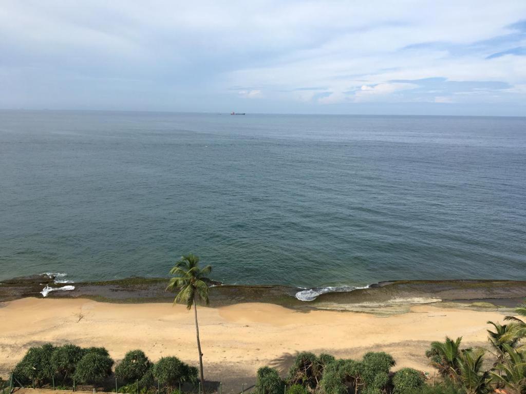 Aqua Vista Appartement Uswetakeiyawa Buitenkant foto